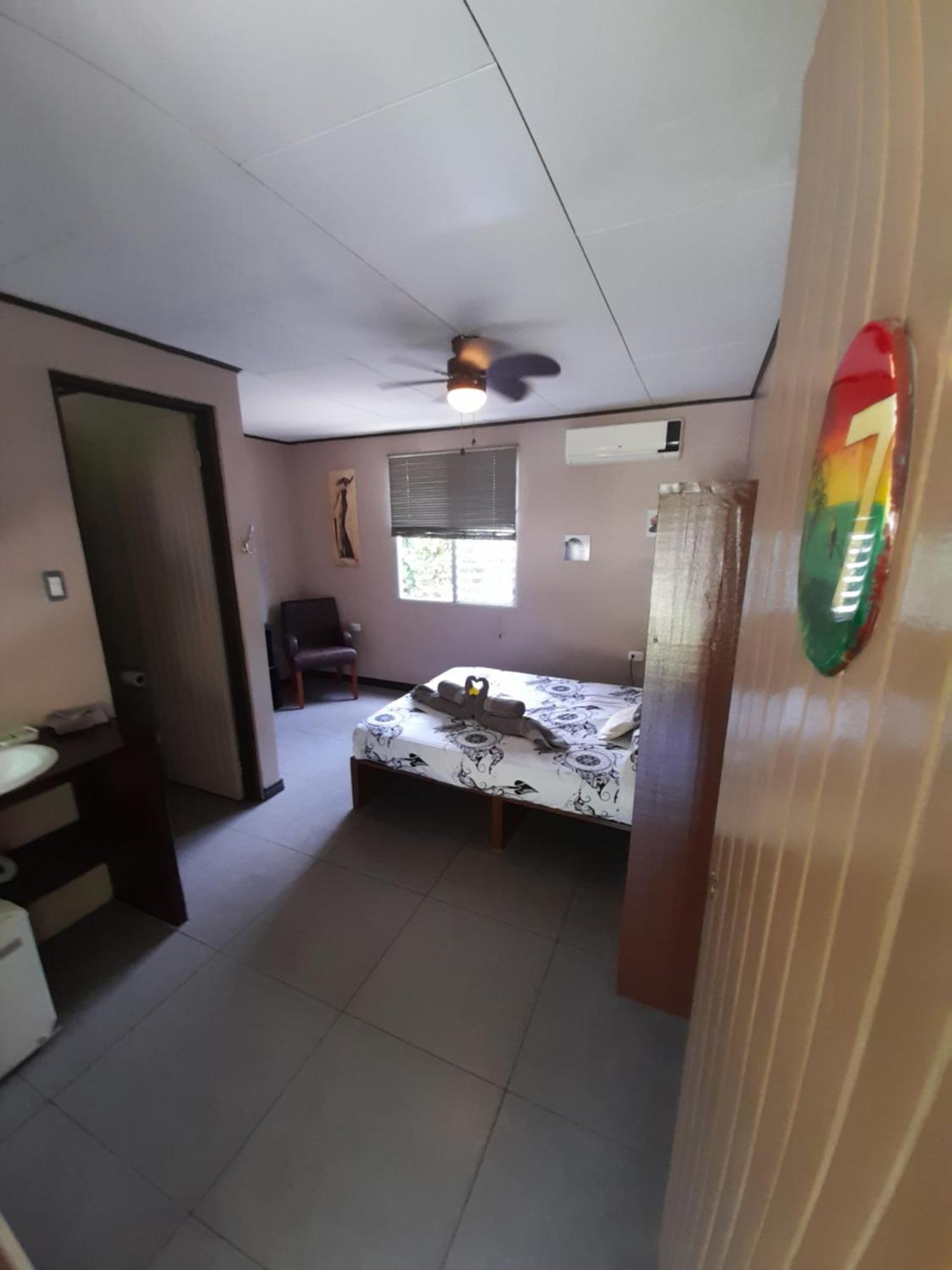 Hotel El Colibri Rojo - Cabinas - Le Colibri Rouge カウイータ 部屋 写真